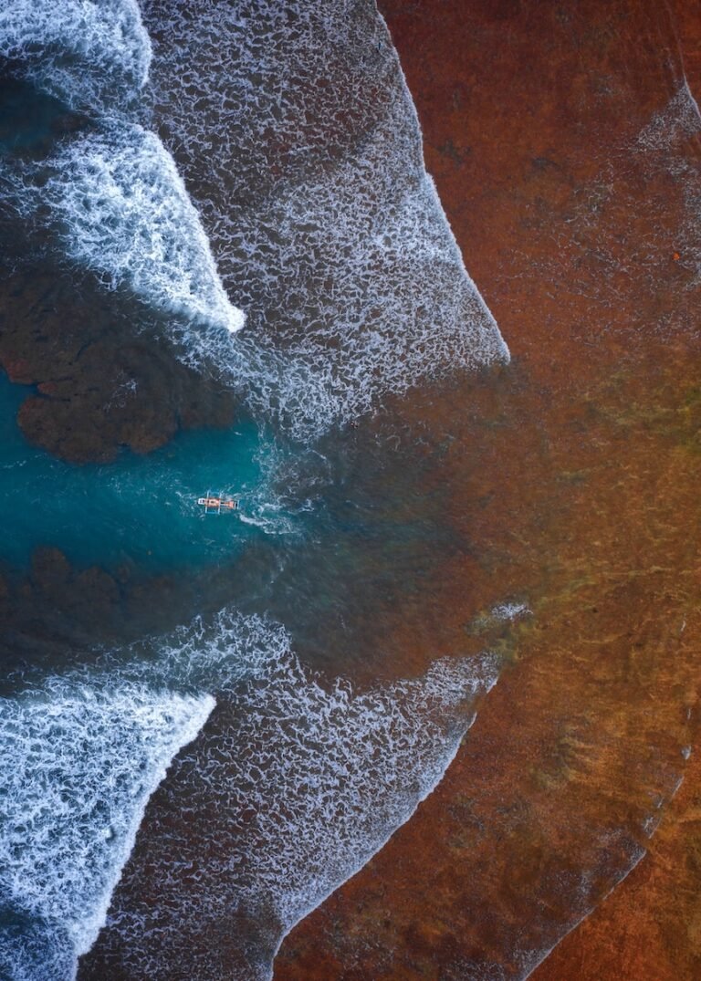 a bird's eye view of a body of water